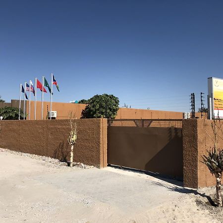 City Lodge Etosha Omuthiya Екстериор снимка