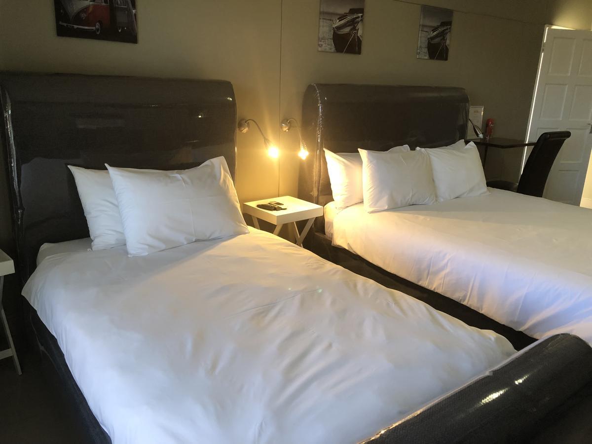 City Lodge Etosha Omuthiya Екстериор снимка