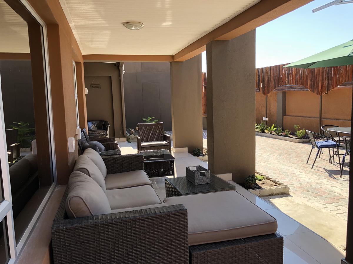 City Lodge Etosha Omuthiya Екстериор снимка