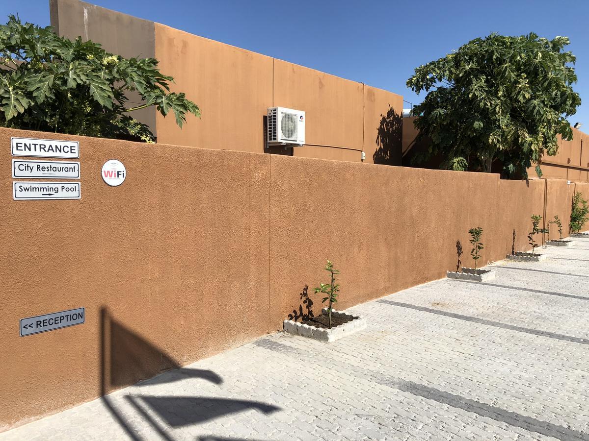 City Lodge Etosha Omuthiya Екстериор снимка