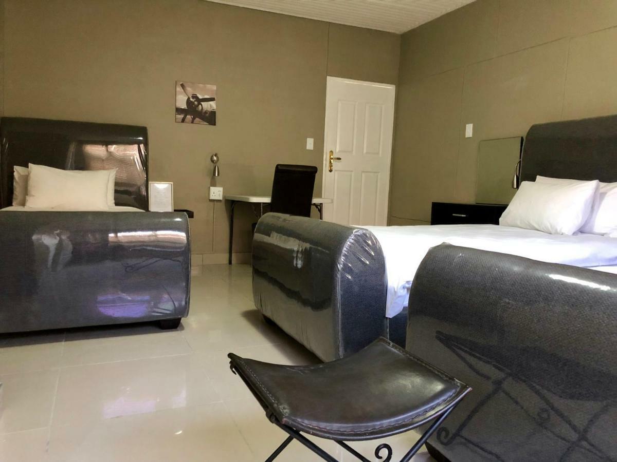 City Lodge Etosha Omuthiya Екстериор снимка