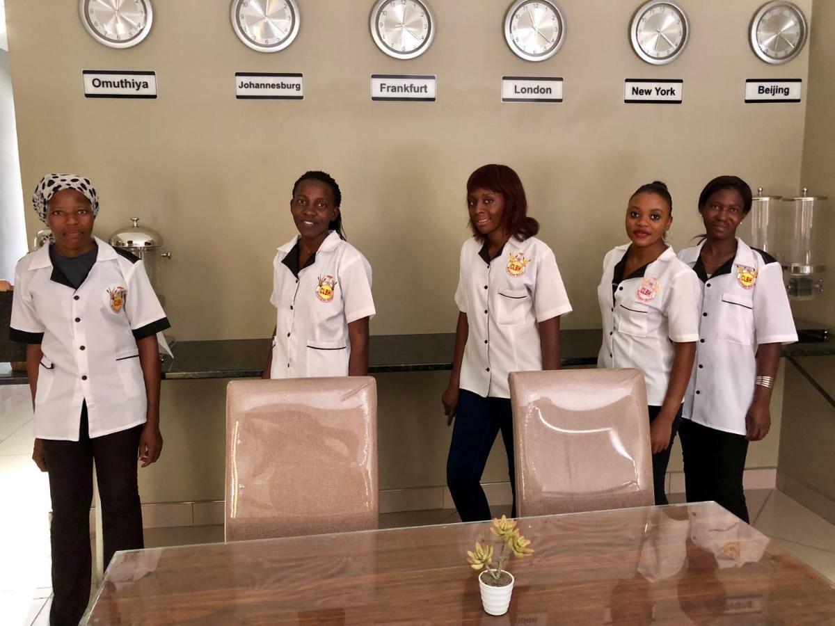 City Lodge Etosha Omuthiya Екстериор снимка